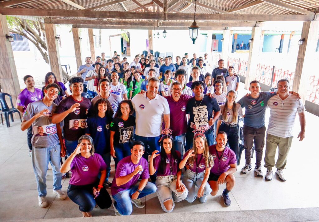 Charles Hebert recebe apoio de professores e estudantes do Ifal