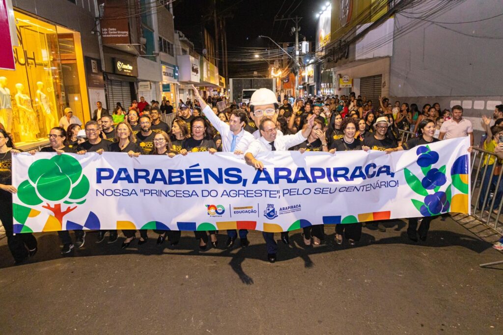 Arapiraca celebra 100 anos com desfile cívico-militar e homenagens ao desenvolvimento da cidade