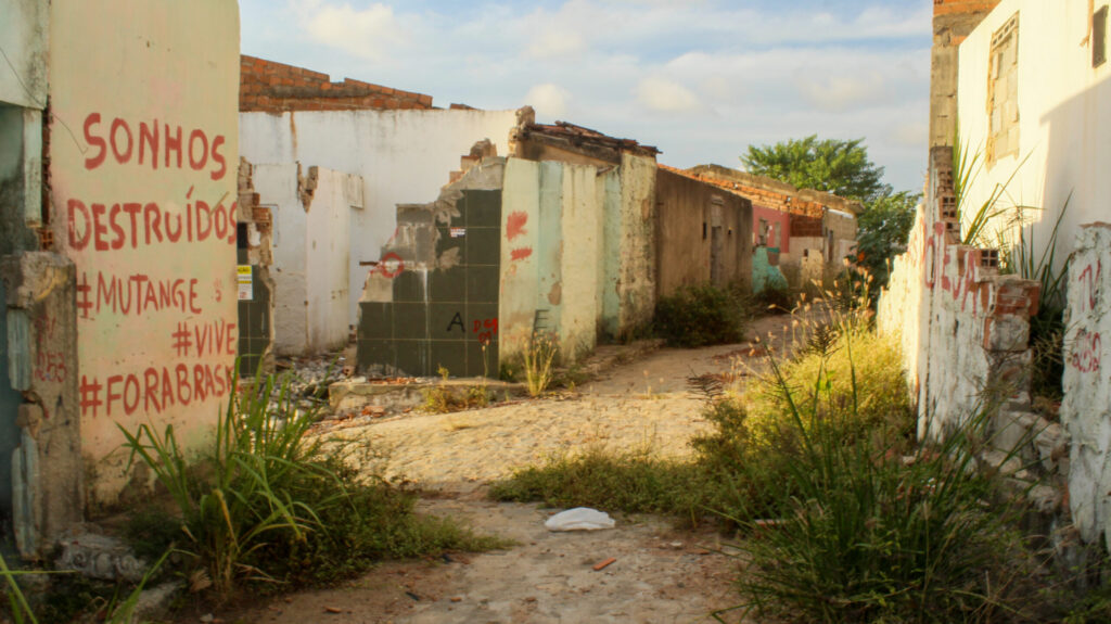 Após morte de Dona Pureza, pesquisadores pedem realocação e destacam declínio da saúde mental de moradores dos Flexais