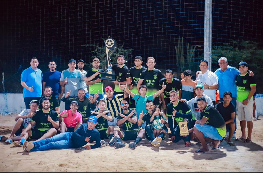 Prefeito de Minador do Negrão celebra sucesso do 2º Torneio de Futebol Society e parabeniza campeões