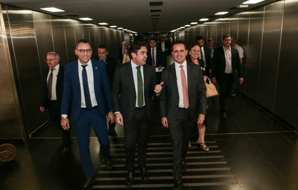 “Na busca de investimentos para o município”, diz prefeito de Carneiros ao cumprir agenda em Brasília