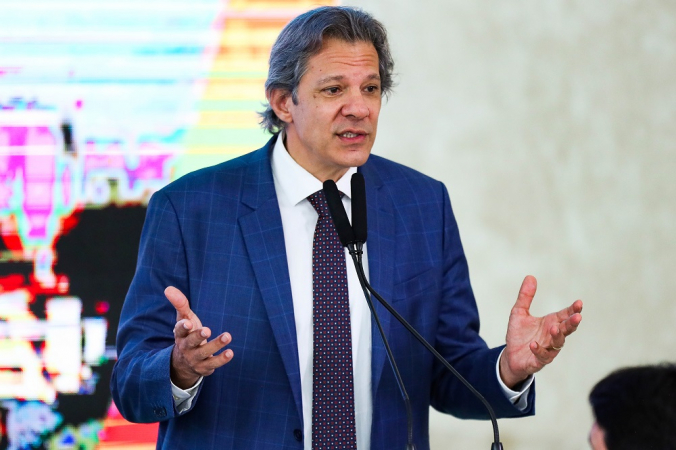 Haddad anunciará isenção de Imposto de Renda para salários de até R$ 5 mil em pronunciamento na TV