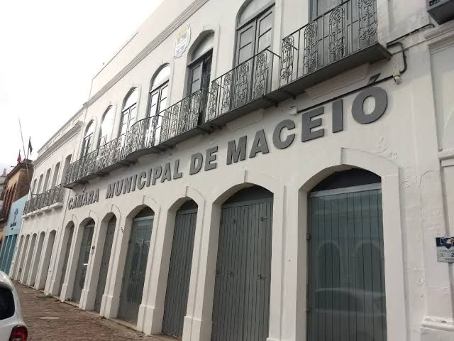 Quanto ganha um vereador em Maceió?