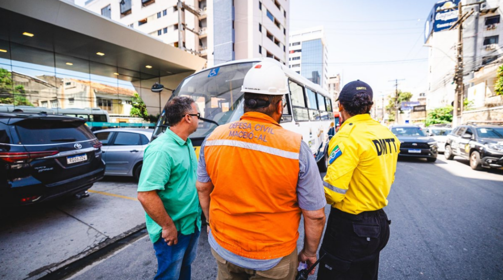 Defesa Civil inicia vistoria em hotel de Maceió após incêndio que resultou em morte